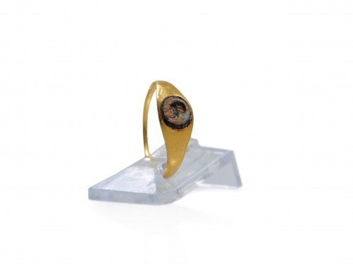 A Roman Gold and Glass Child Ring